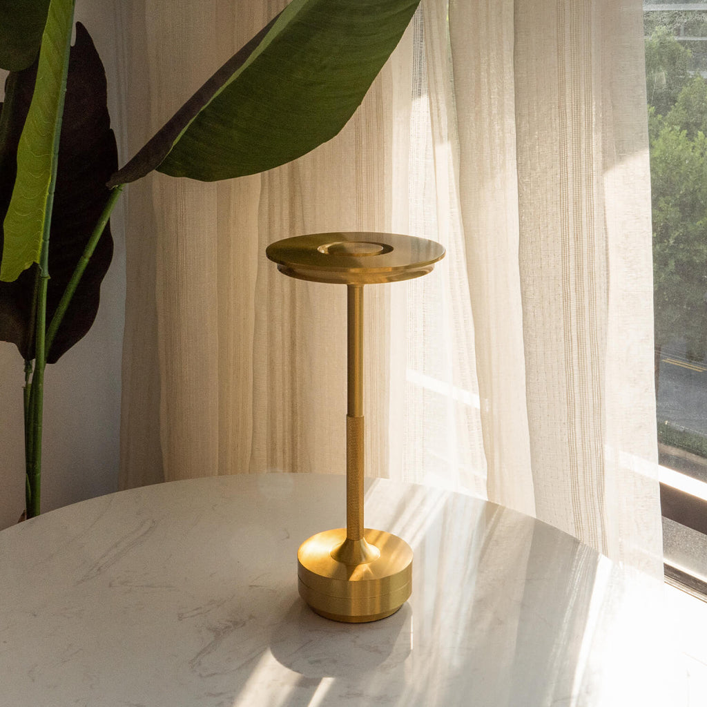 Bolendo MetalSense | Trådløs bordlampe i metal