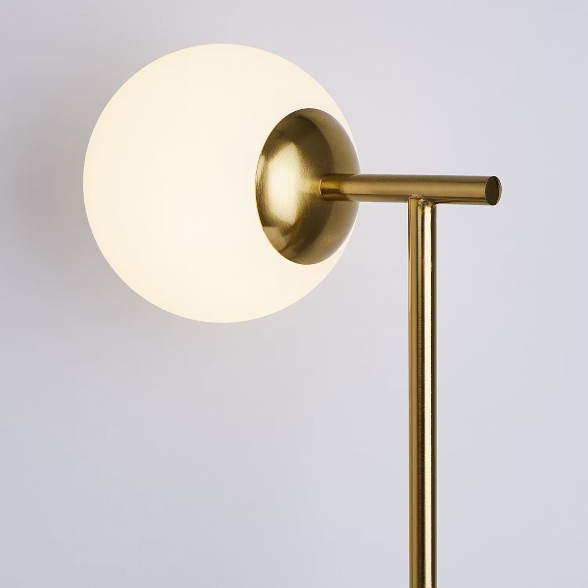 LUNA Bordlampe – Elegant design i marmor, glas & metal