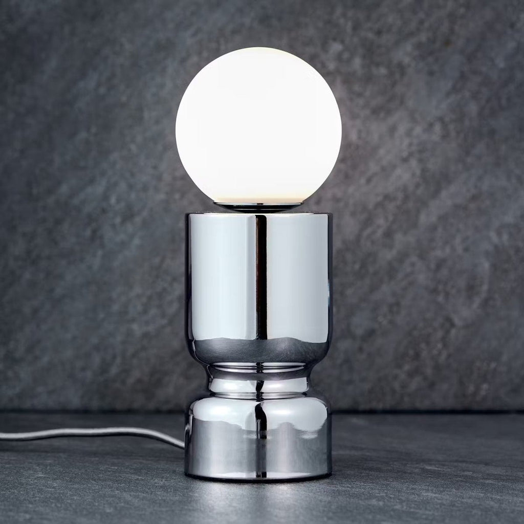CHROME Bordlampe – Moderne Glas- & Krom-design Bordlampe