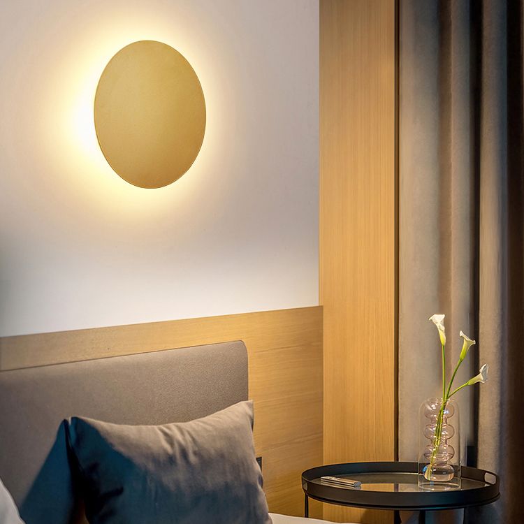 GlowAura - Moderne rund metalvæg lampe til natbord/stue