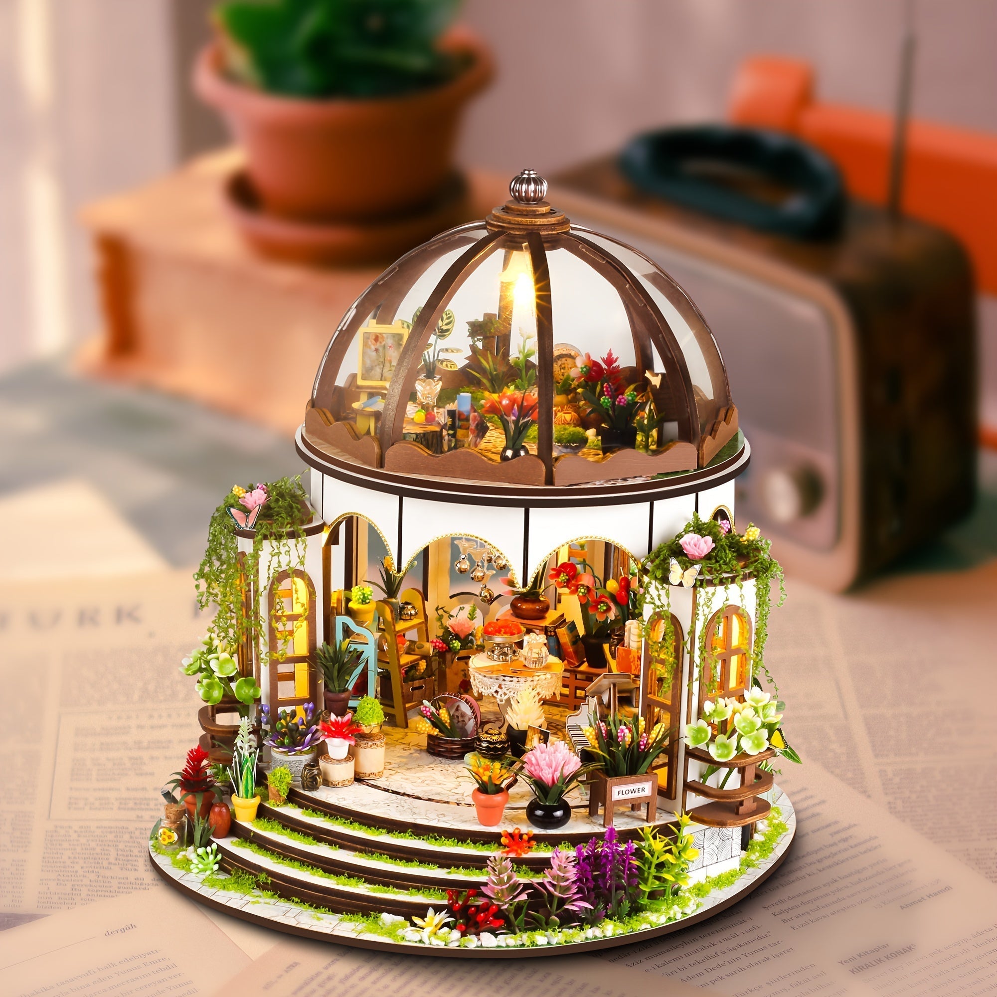 Miniature Blomsterhus – 3D Træpuslespil med LED-belysning og Detaljeret Have