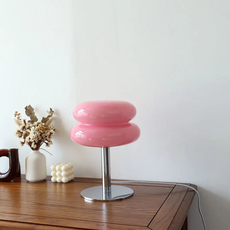Ikonisk Design Bordlampe i Bauhaus Stil – Stemningsfuld, Tidøs og Elegant