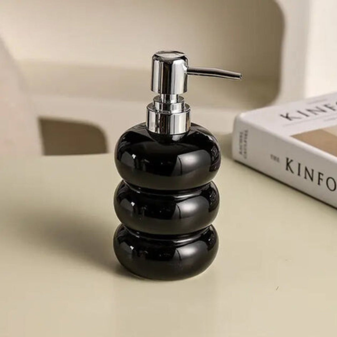 CeramiLux - Frostet sæbedispenser med sølvpumpe og skridsikker base