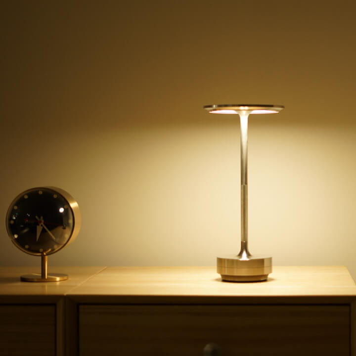 Bolendo MetalSense | Trådløs bordlampe i metal