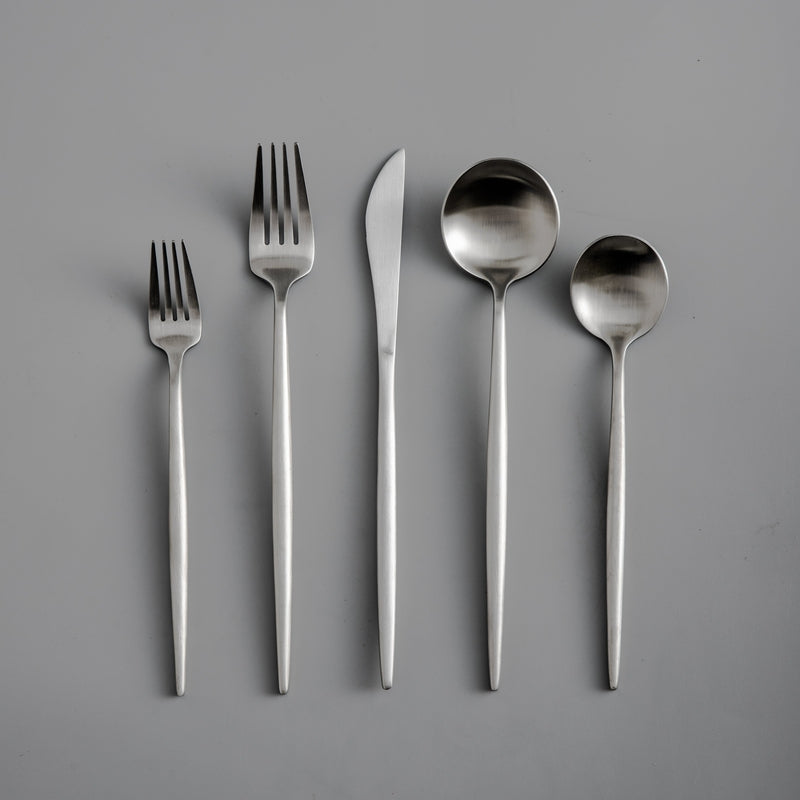 Moderne Spisestuebord Bestik Sæt Med Slankt Minimalistisk Design
