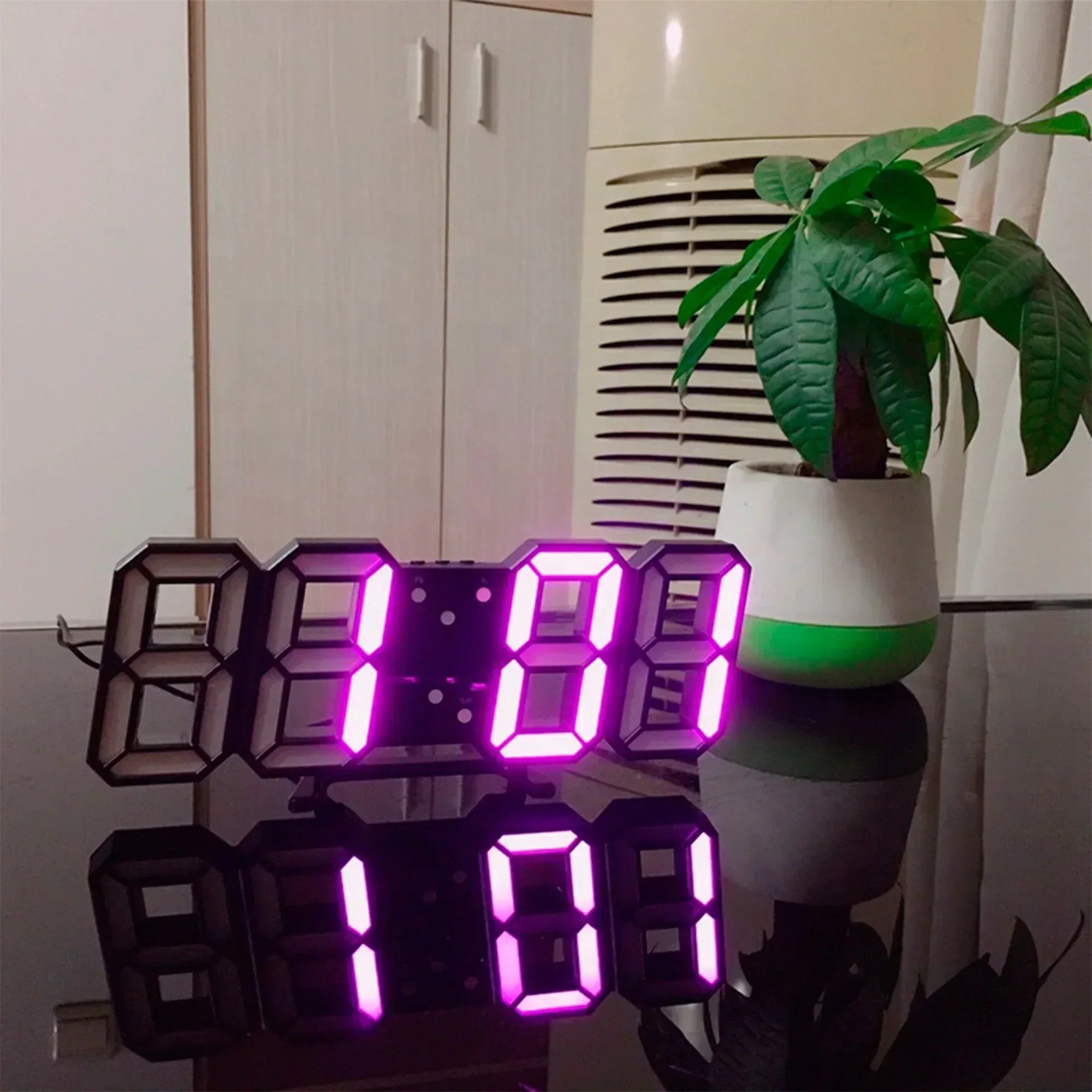 Digital 3D LED Vægur – Moderne Design med Dæmpningsfunktion og Optimal Synlighed