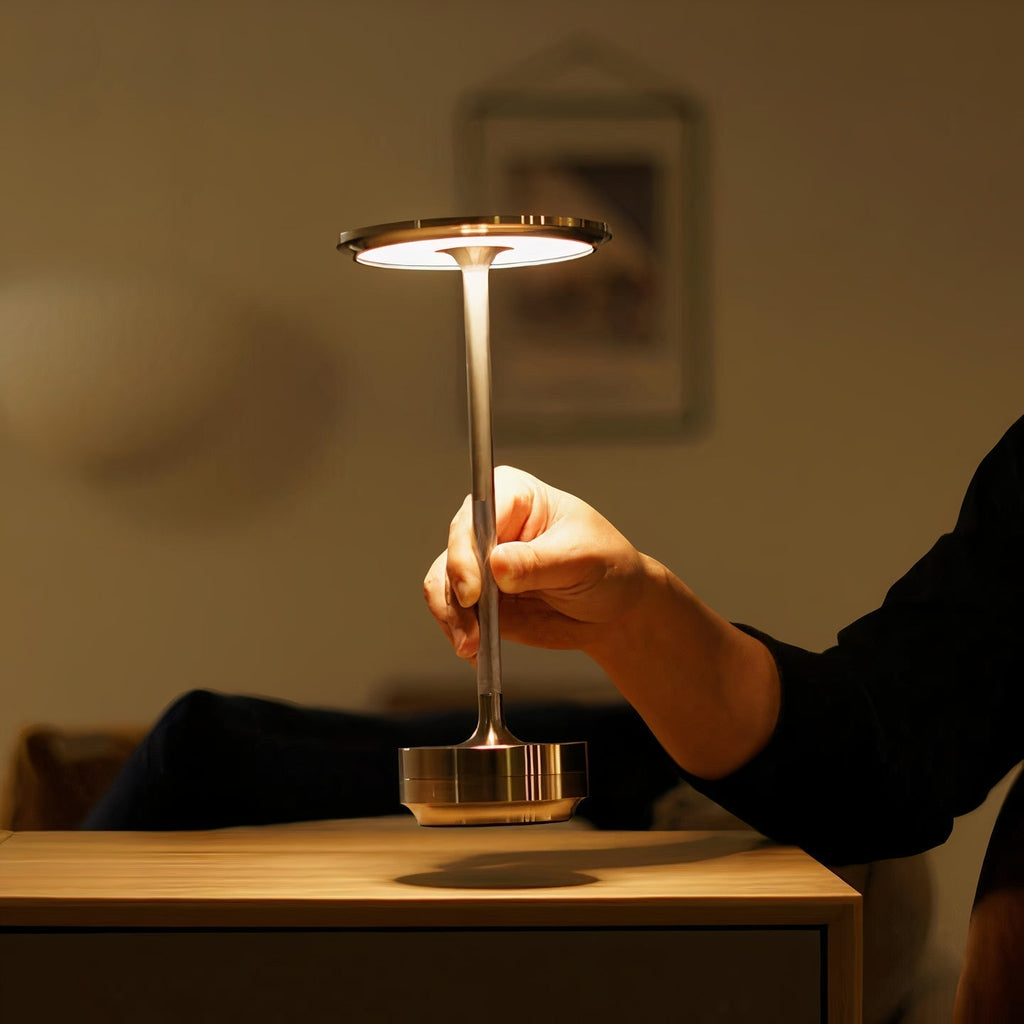 LumenArt - Elegant bordlampe fra Thomas