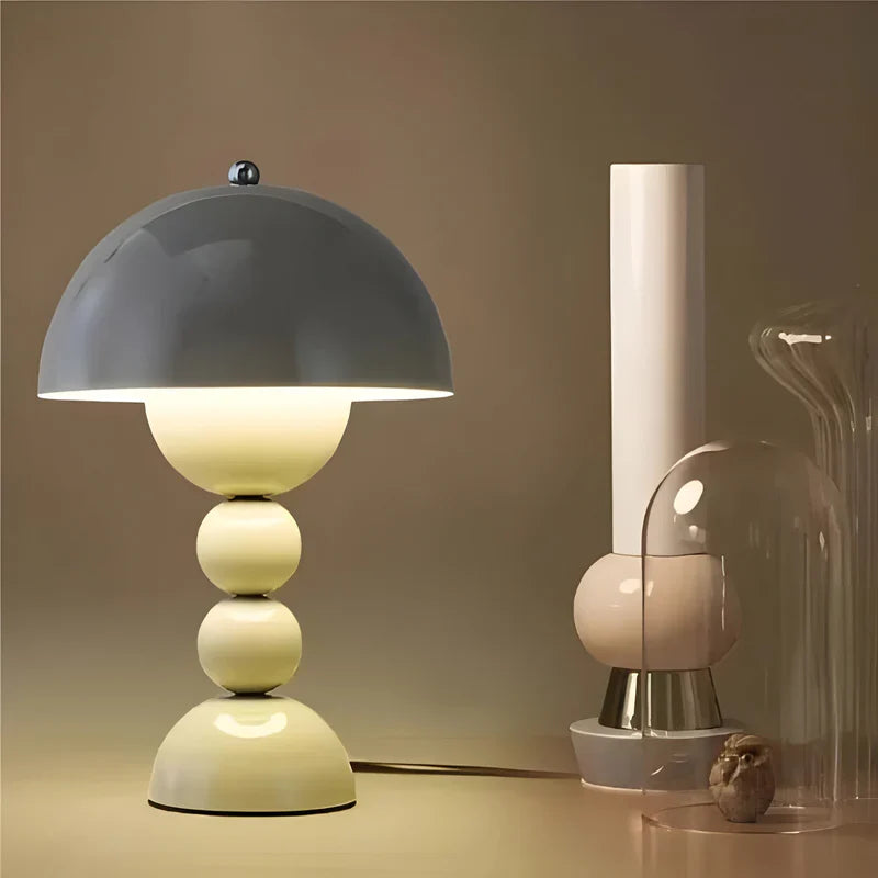 LED bordlampe med variabel lysstyrke i skandinavisk design