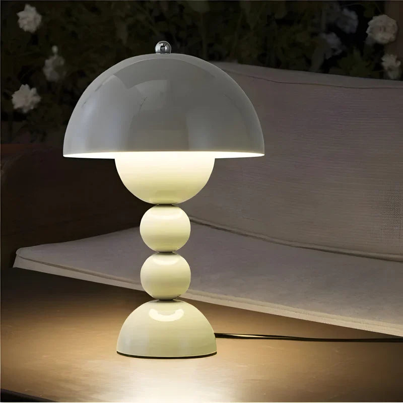 LED bordlampe med variabel lysstyrke i skandinavisk design