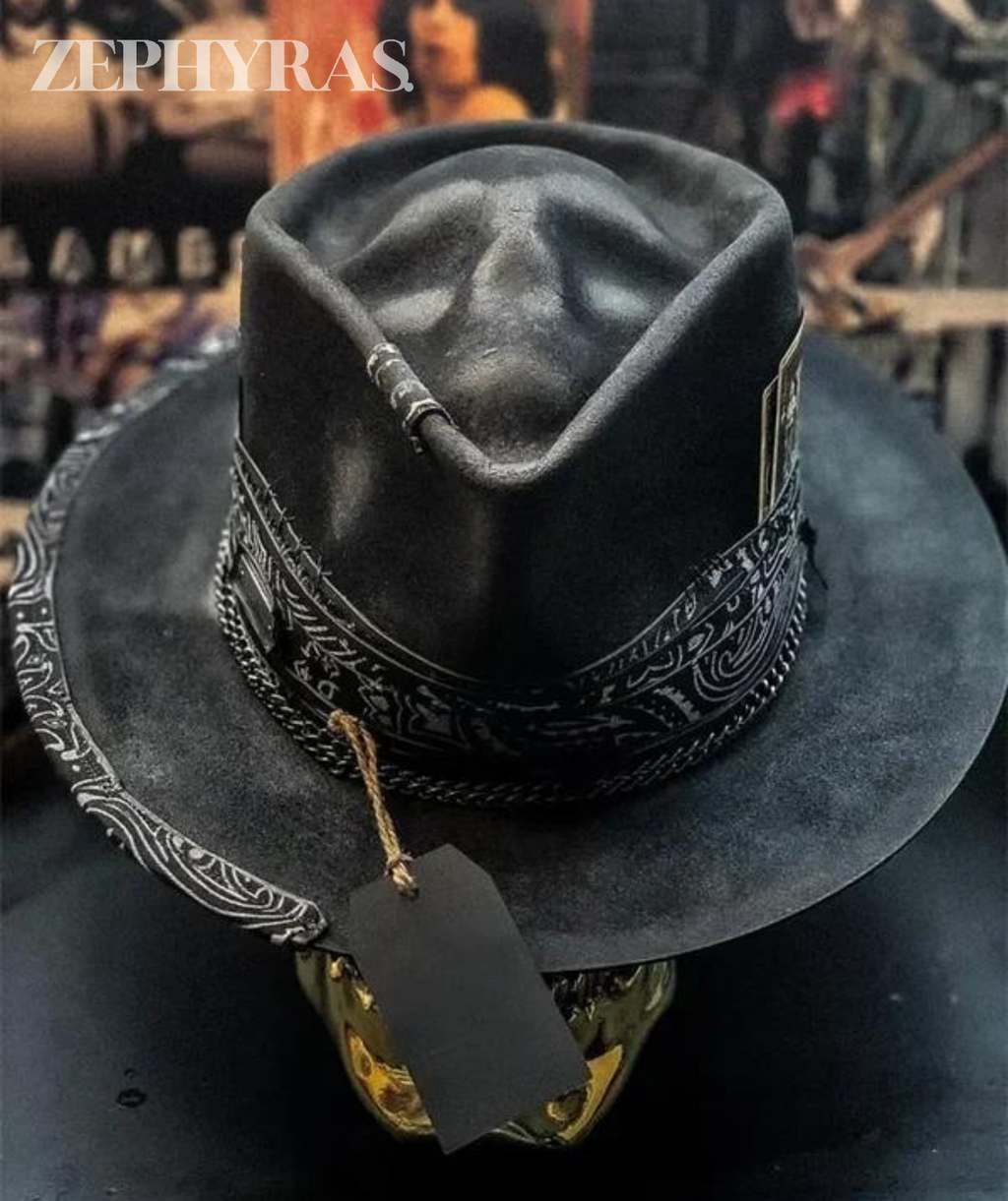 Artisan Skull Hat Håndlavet med Trendy Disk Emblem til Modige Stile