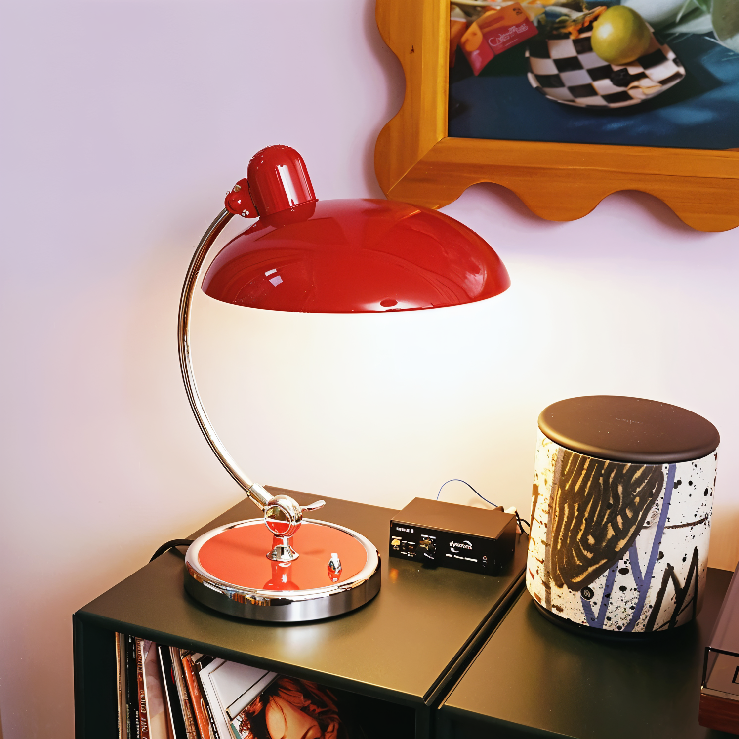Bordlampe – Justerbar arm af jern & klassisk kuppelform til funktionel arbejdsbelysning