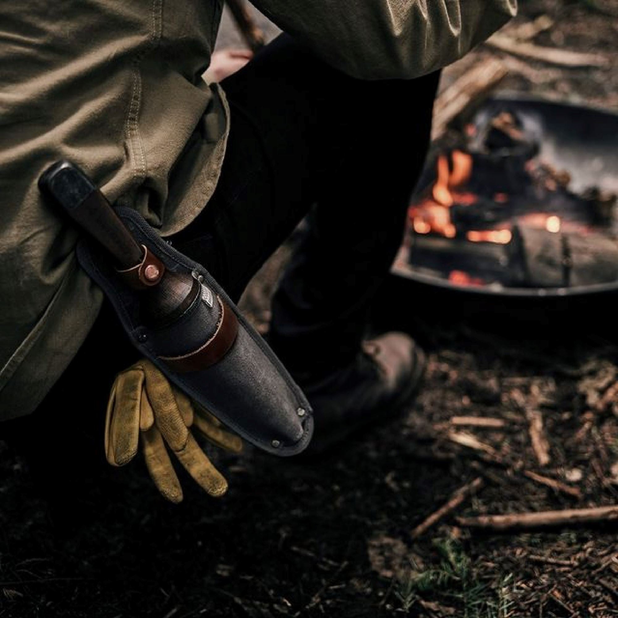 TrailForge Overlevelseskniv Med Pro Grip Og Ergonomisk Håndtag Og Robust Klinge