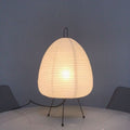 Bordlampe med Rispapir Skærm og Japansk Inspireret Design