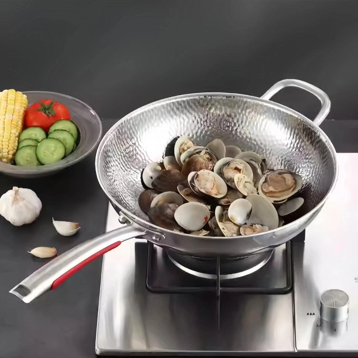 Titan-Wok – Rund bunden form med jævn varmefordeling & let, robust materiale