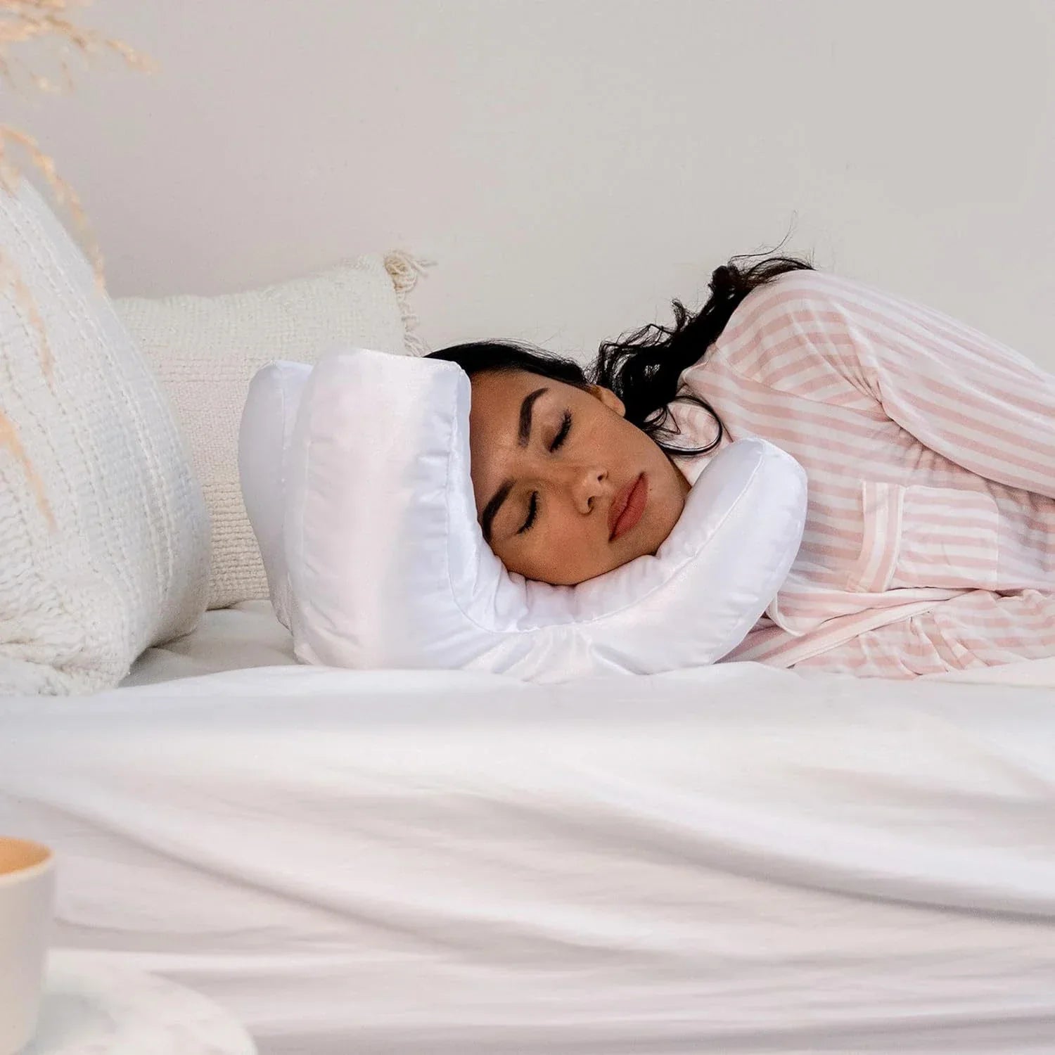 SilkRest - Ansigtspude med luksuriøst satinbetræk