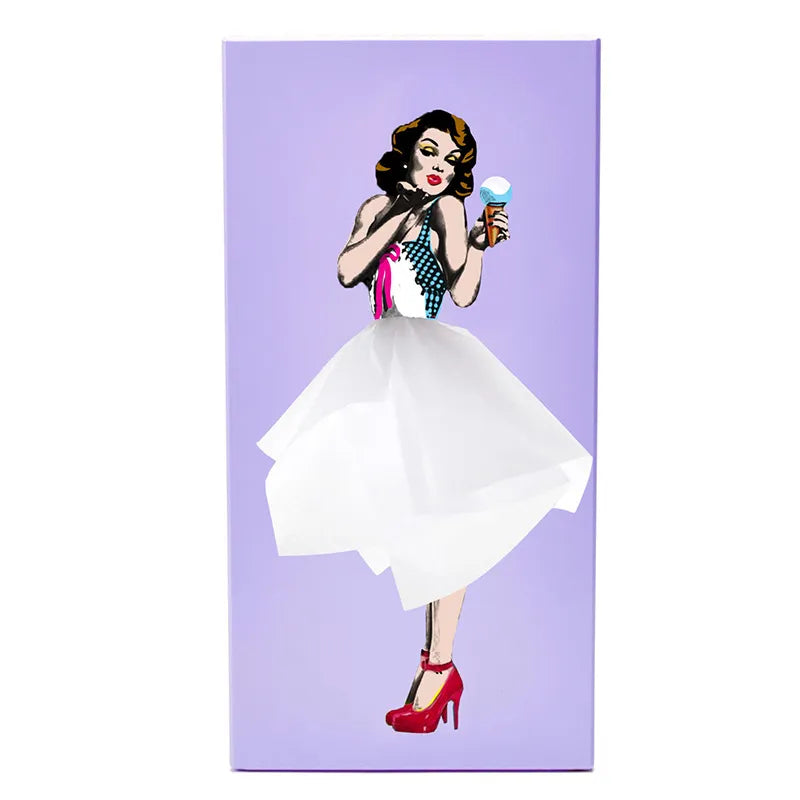 Kevara Mindeske Tissueskasse med Vintage Pin-Up Kjole Designs i Træfinish