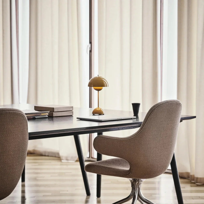 AuroraGlo LED-Bordlampe - ikonisk design til ethvert rum