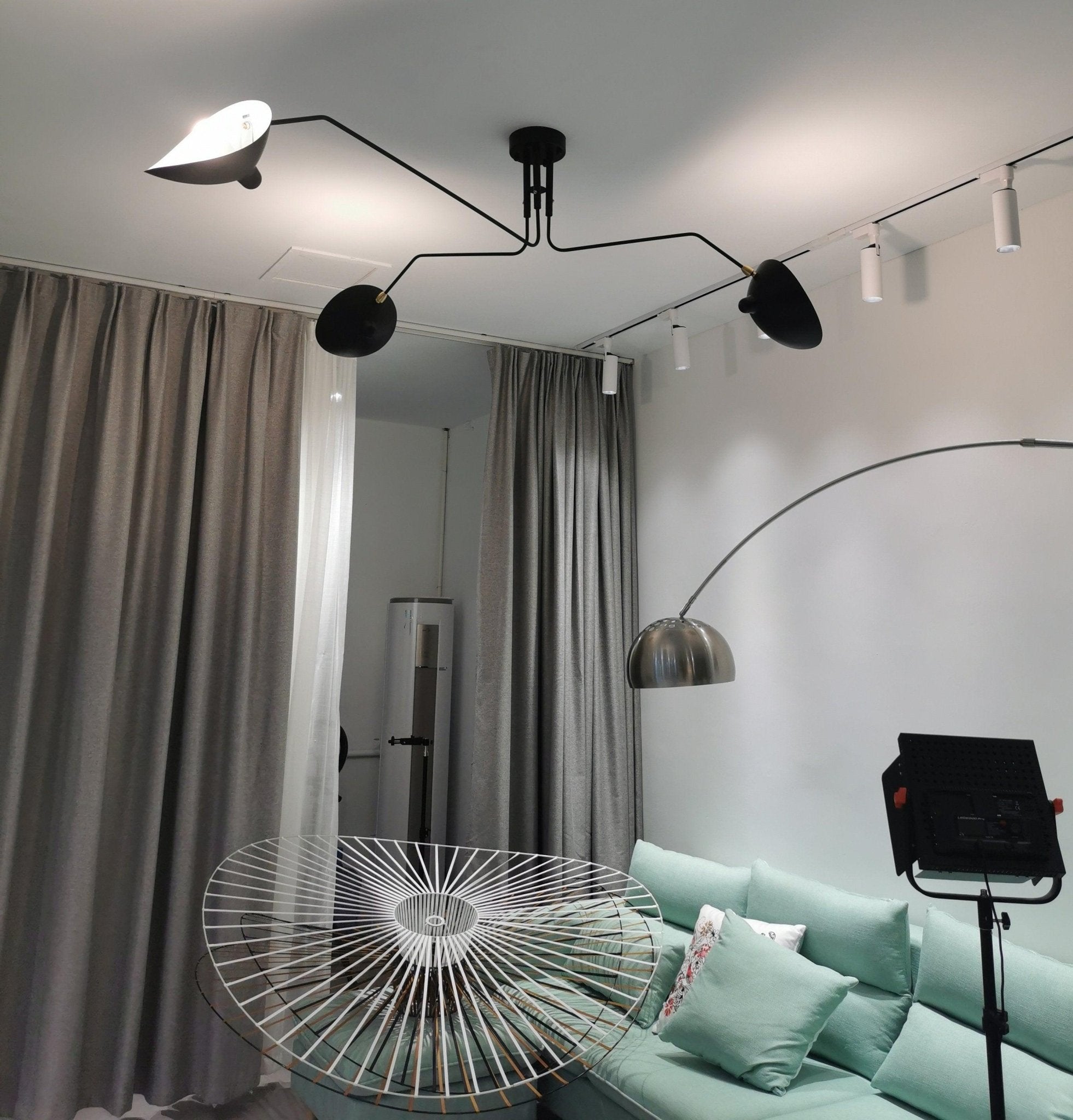 Serge Mouille Justerbar Loftlampe - Multi-Arm Design