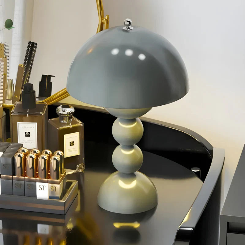 LED bordlampe med variabel lysstyrke i skandinavisk design