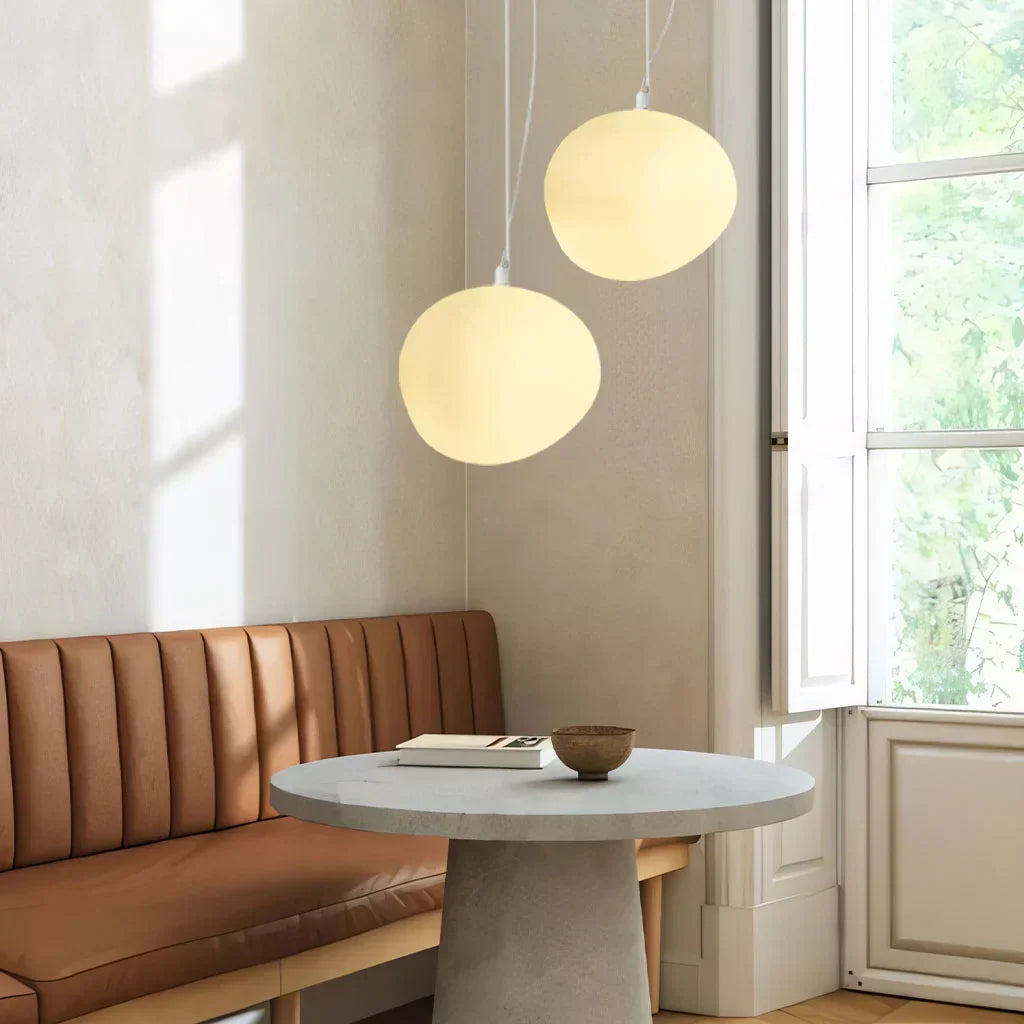 Elegant Hvid Pebble Pendel lampe med Minimalistisk Design