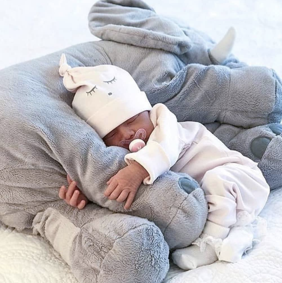 Elefant Kramme Baby Pude – Blød, Krammevenlig og Behagelig