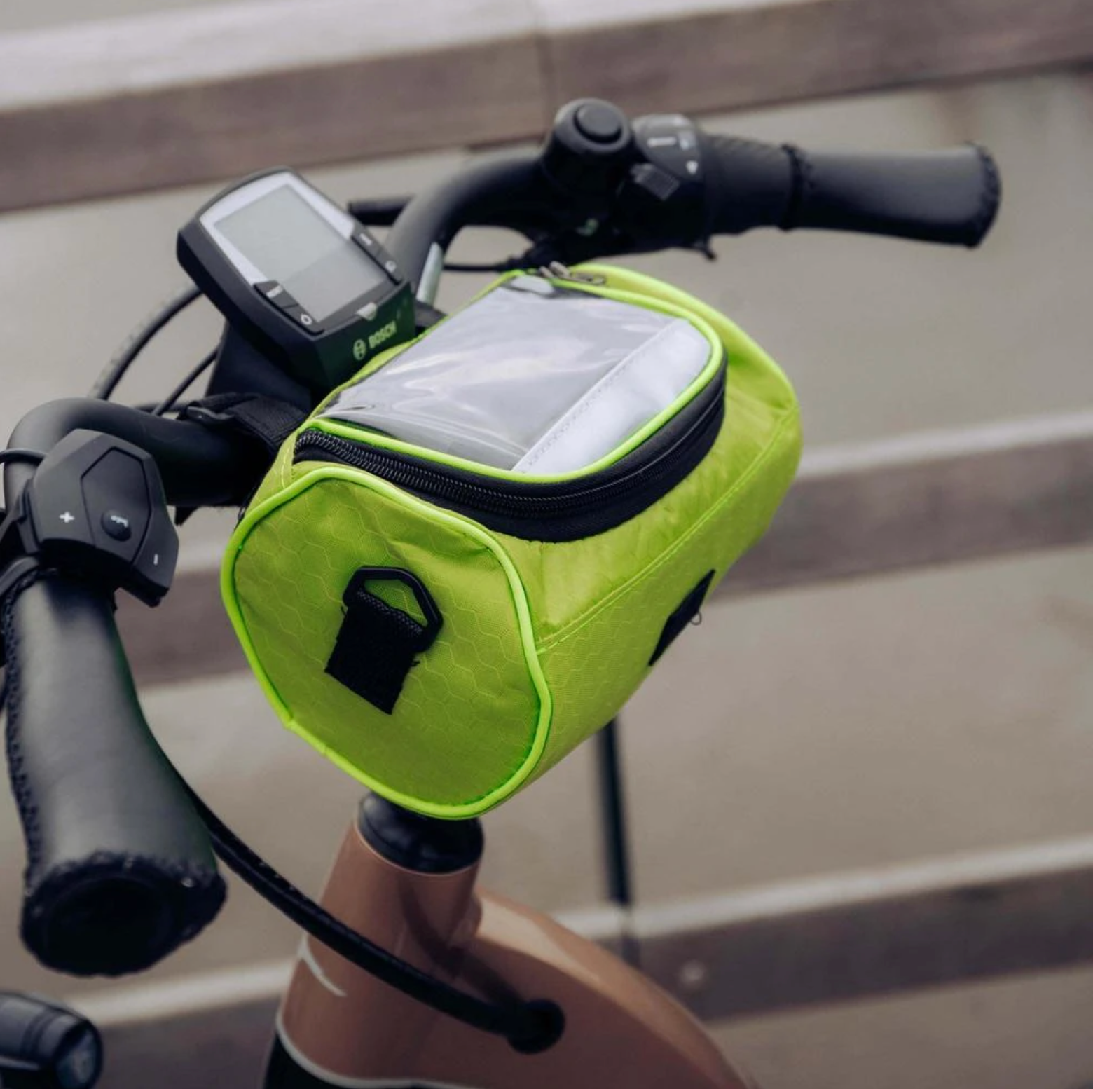 Praktisk Cykelstyrtaske med Smartphone Holder og Vandafvisende Materiale