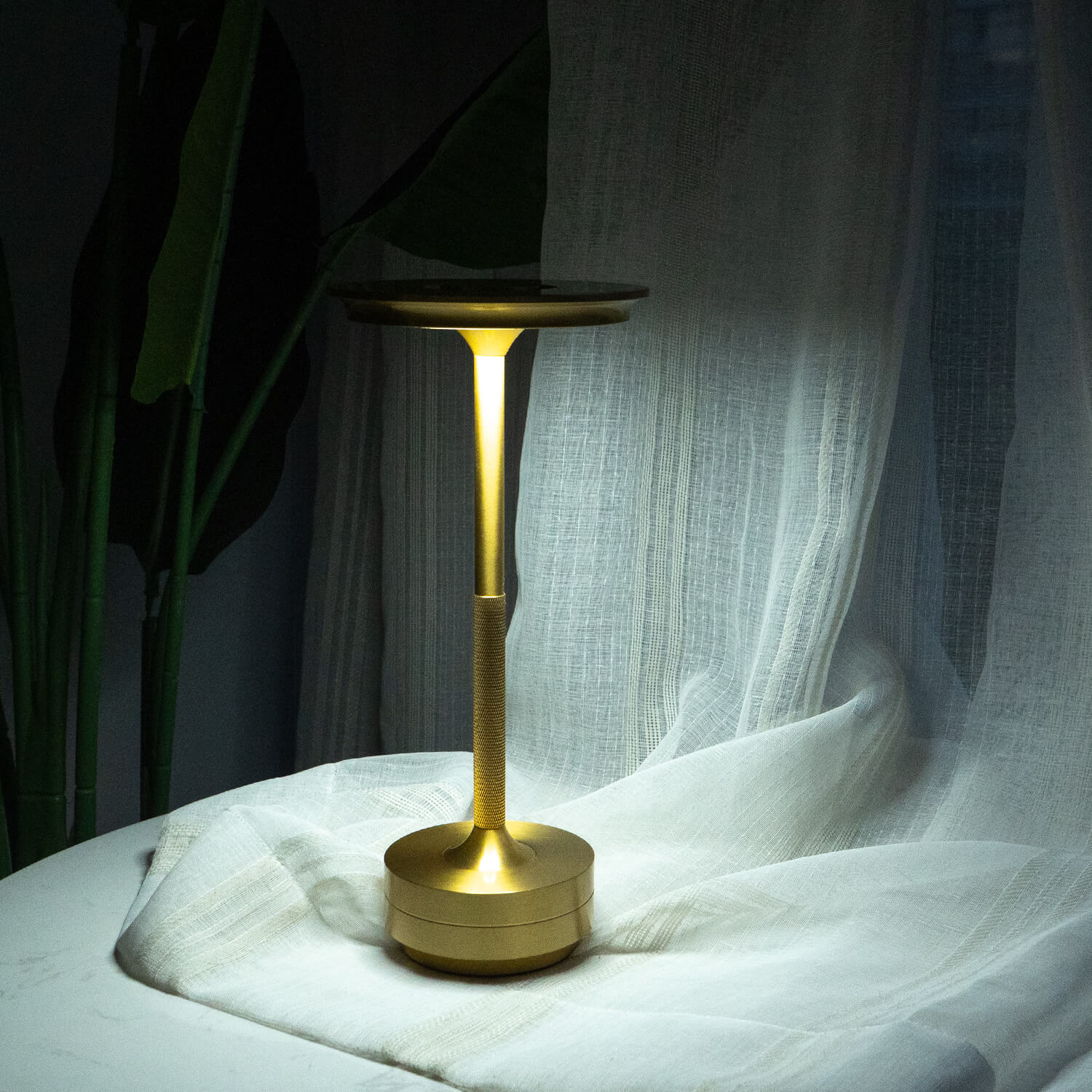 Bolendo MetalSense | Trådløs bordlampe i metal