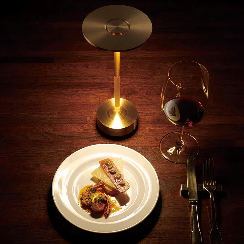 LumenArt - Elegant bordlampe fra Thomas