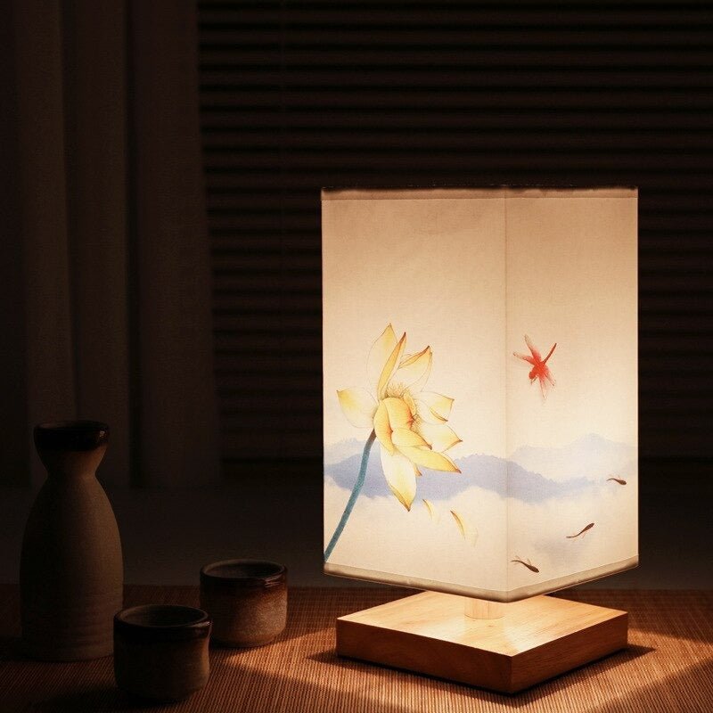 Skandinavisk Bordlampe med Japansk Print og Stofskærm til Indendørsbrug