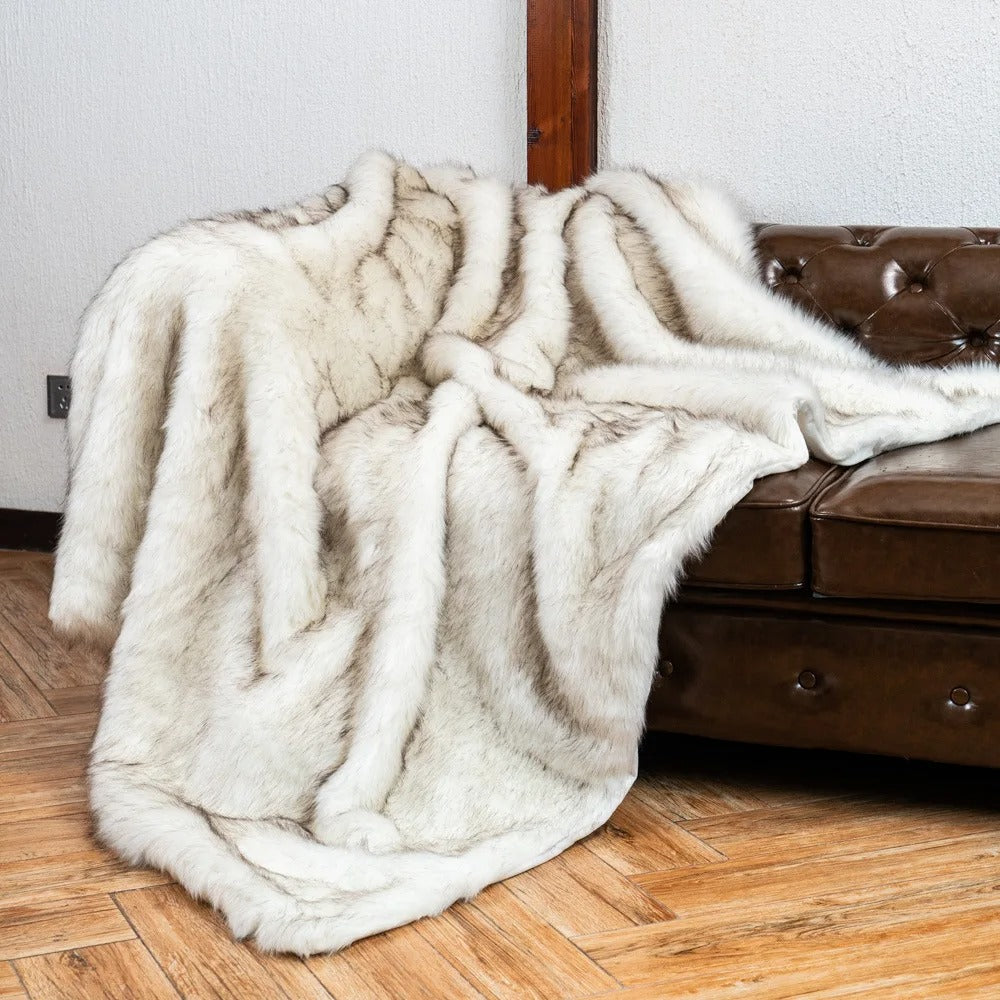 Silvara Luxe Plaid Med Faux Fur For Hyggelig Varme Og Moderne Stil