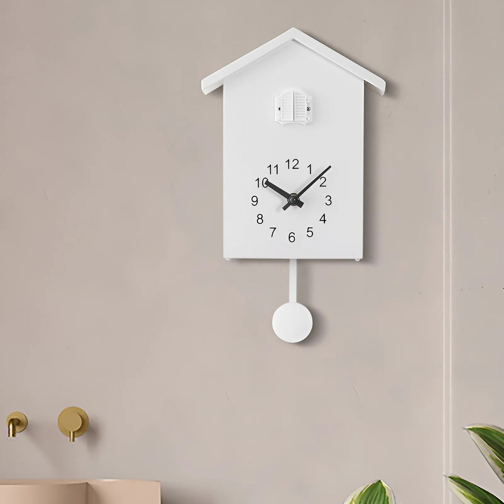 Minimalistisk Kukkuklokke i Elegant Sort og Hvid