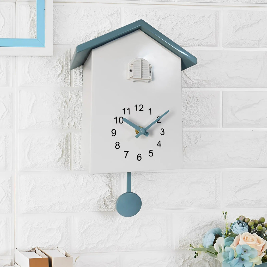 Minimalistisk Kukkuklokke i Elegant Sort og Hvid