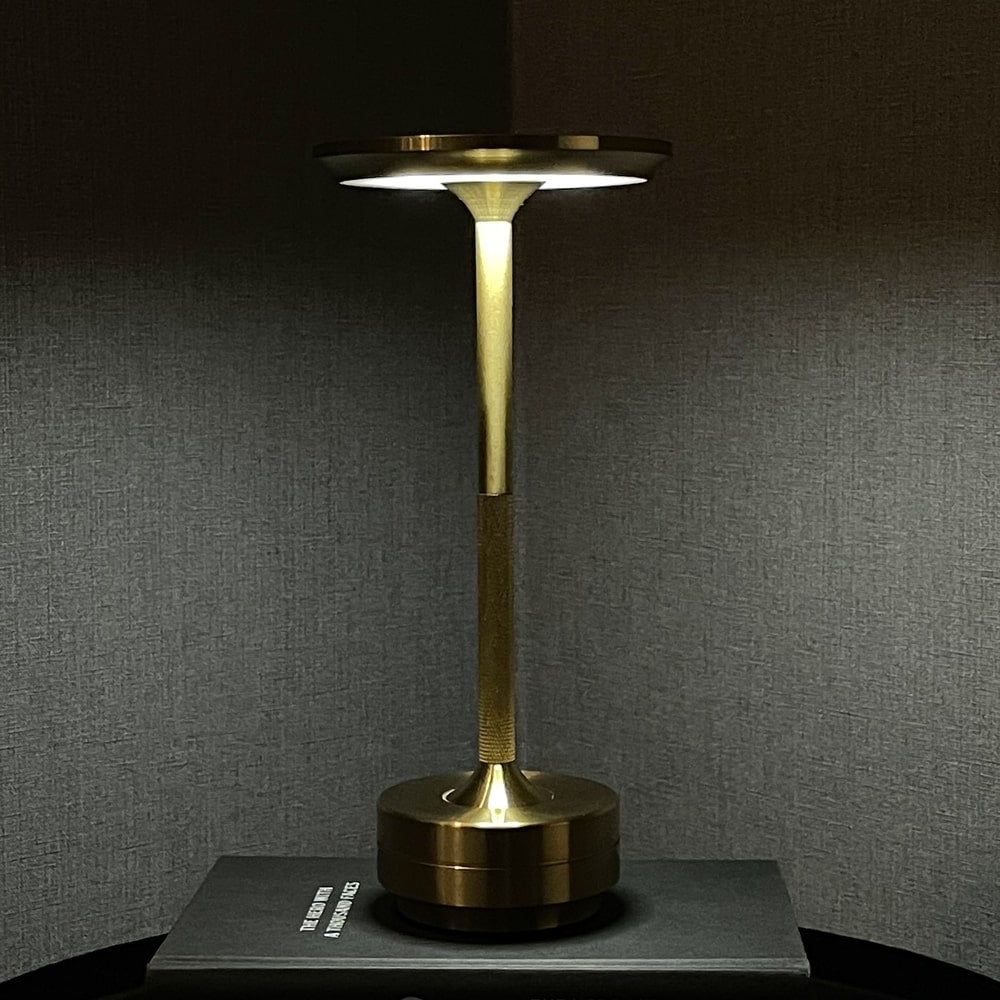 Bolendo MetalSense | Trådløs bordlampe i metal