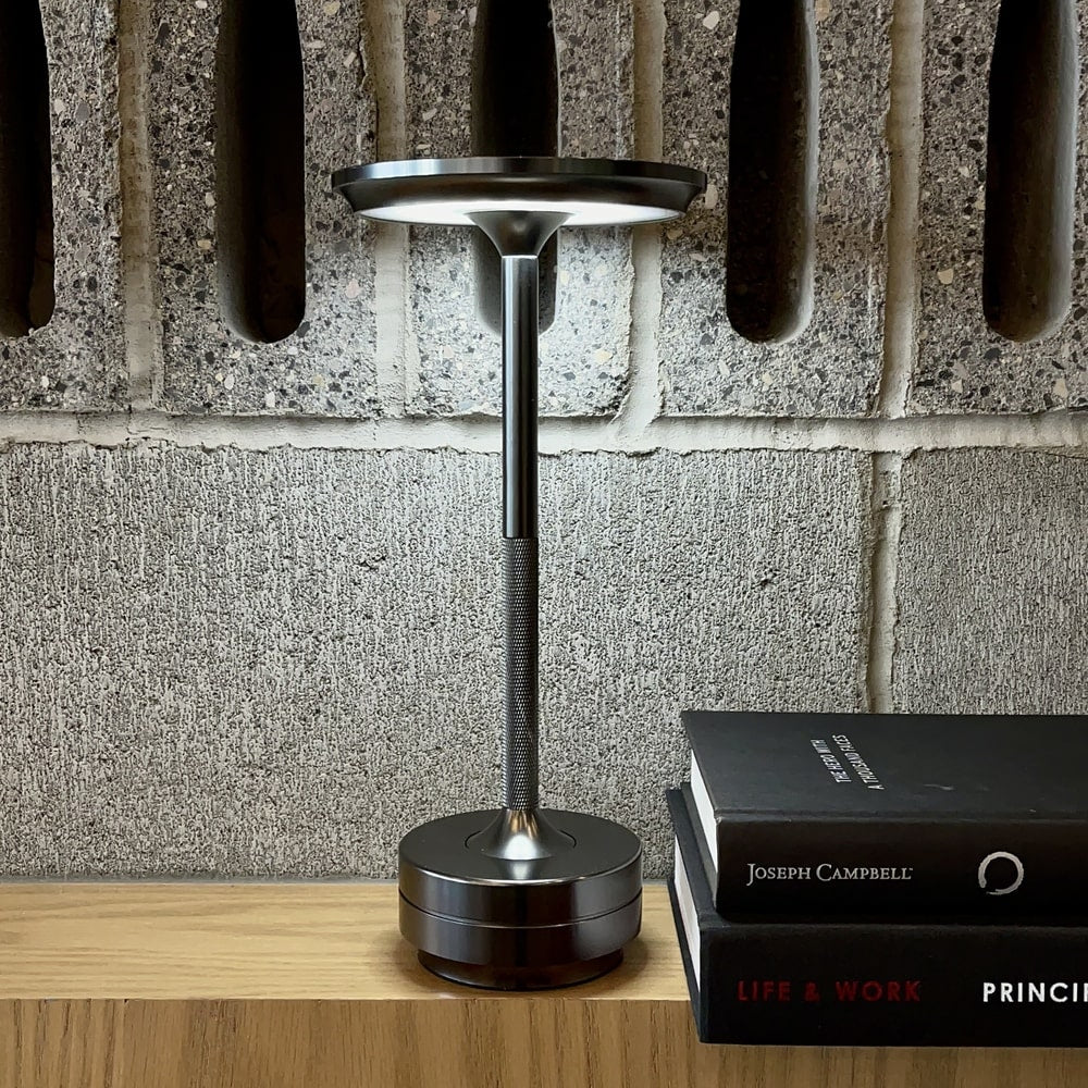 Bolendo MetalSense | Trådløs bordlampe i metal