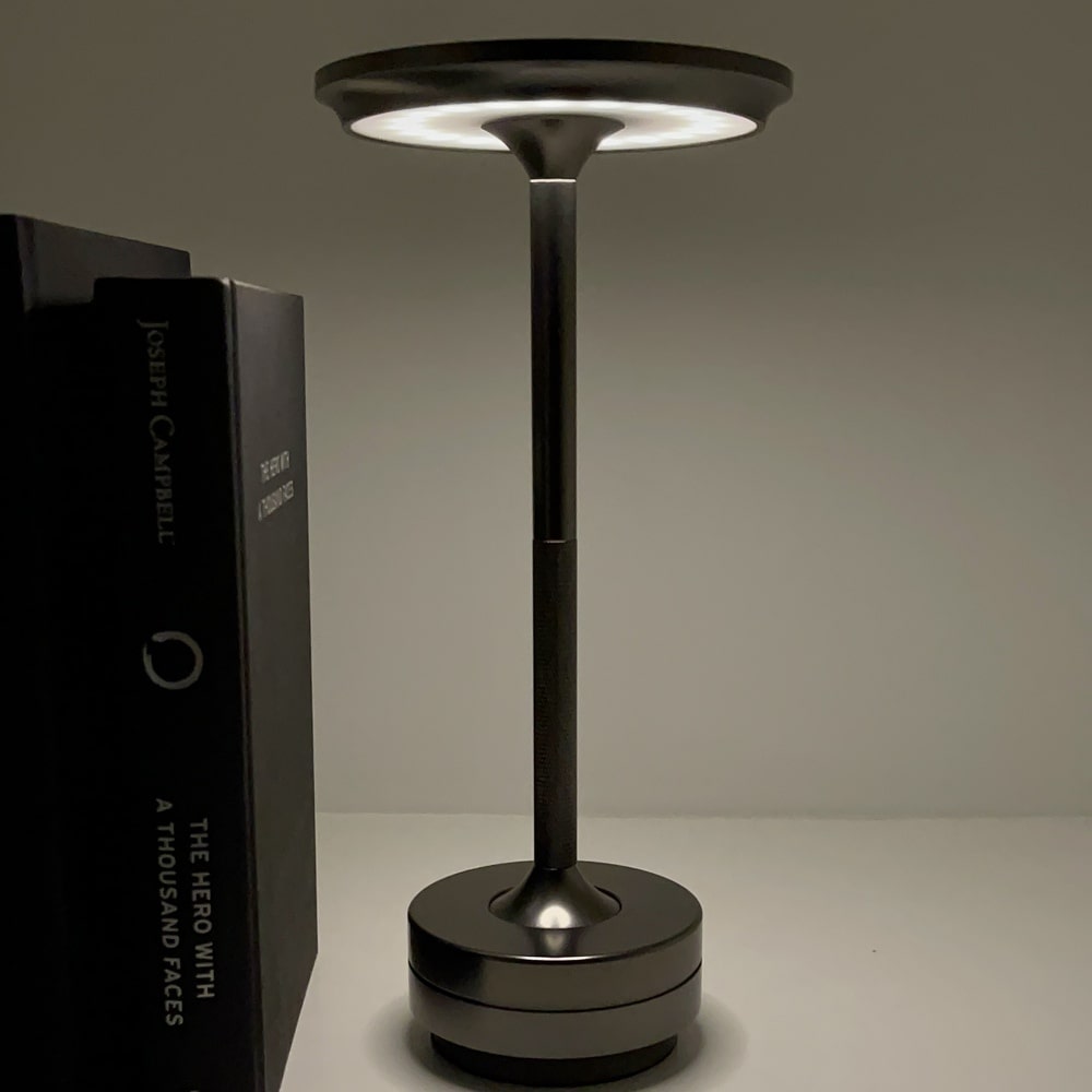 Bolendo MetalSense | Trådløs bordlampe i metal