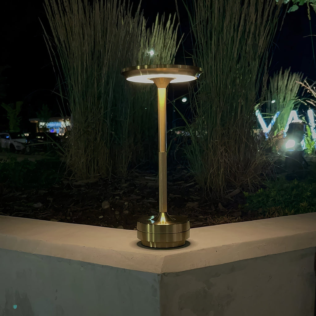 LumenArt - Elegant bordlampe fra Thomas
