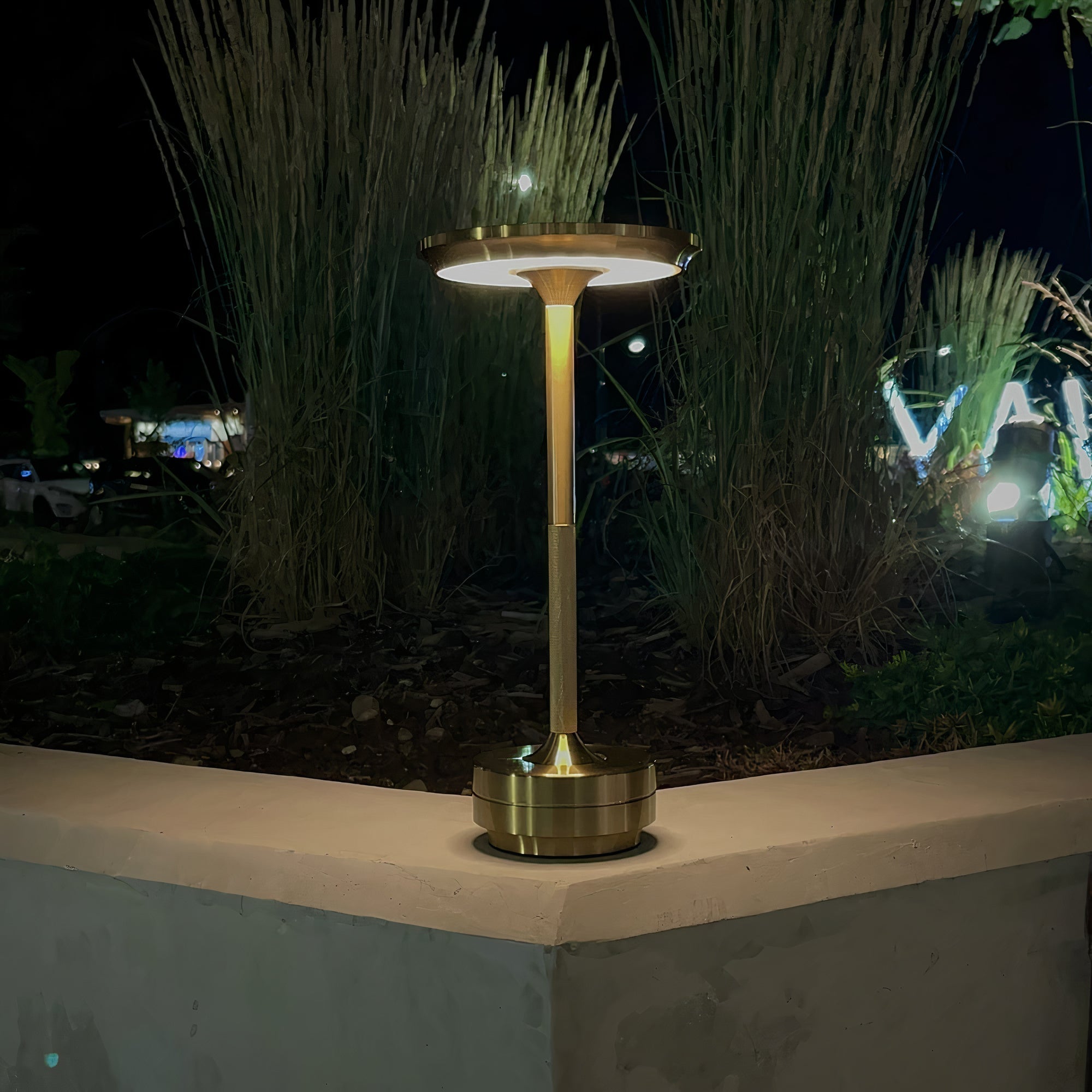 LumenArt - Elegant bordlampe fra Thomas