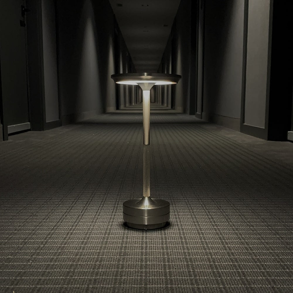 Bolendo MetalSense | Trådløs bordlampe i metal