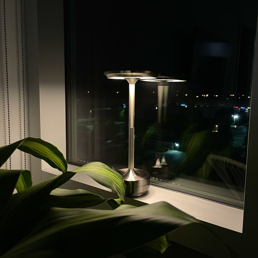 Bolendo MetalSense | Trådløs bordlampe i metal