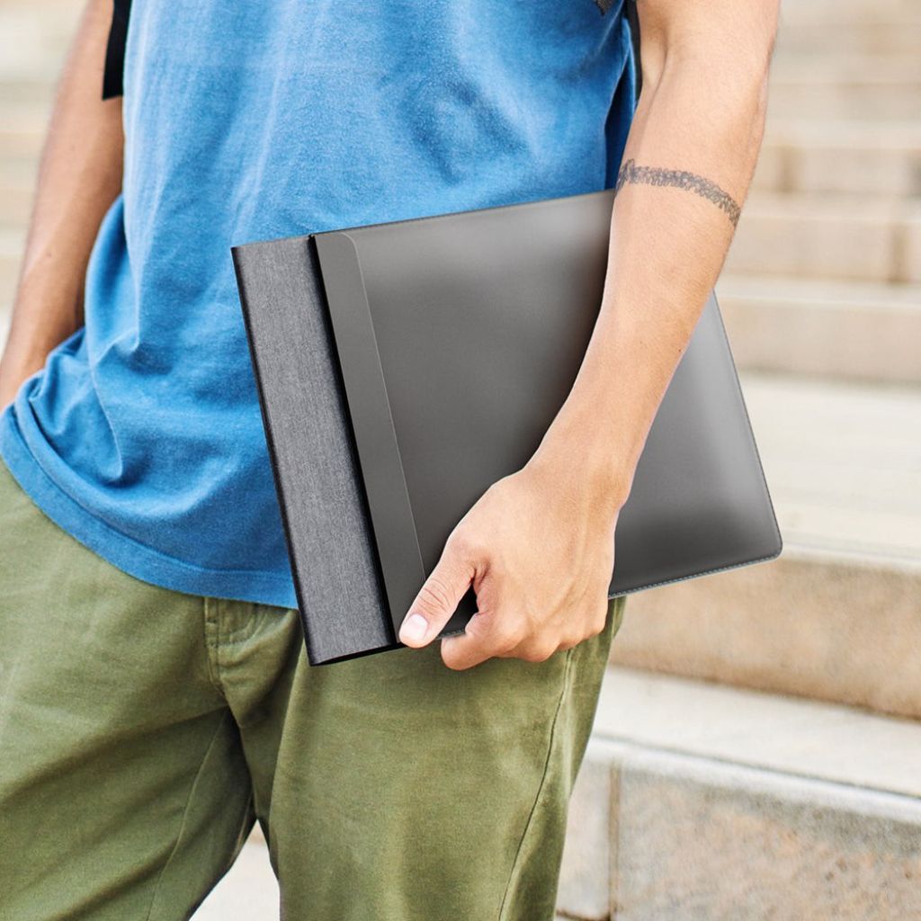 PowerDesk Sleeve – Slim Laptop Case med Trådløs Opladningsfunktion