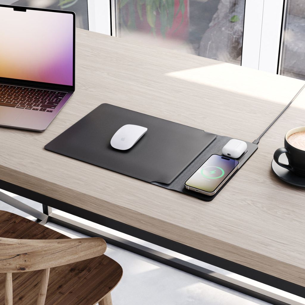 PowerDesk Sleeve – Slim Laptop Case med Trådløs Opladningsfunktion